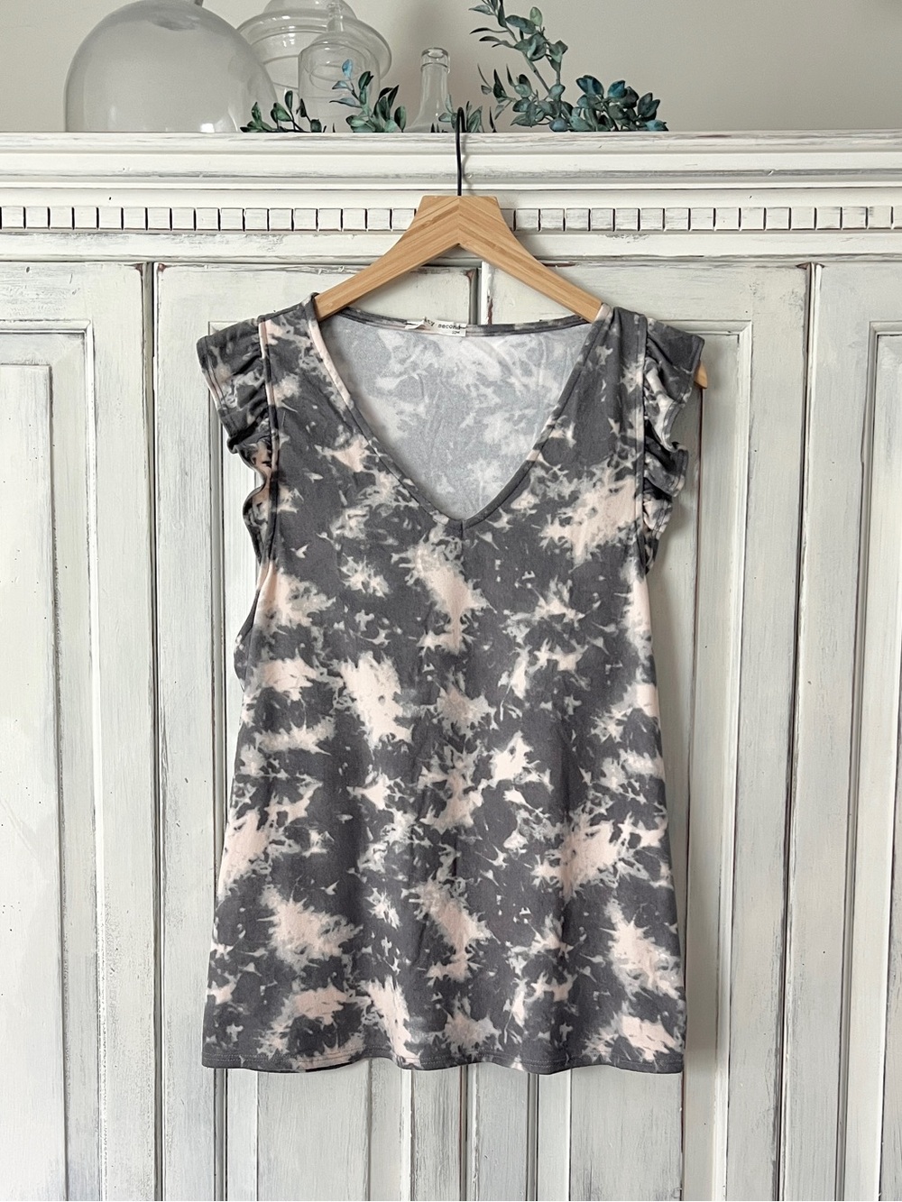 🟠NWT TWENTY SECOND Tie-Dye Ruffle Sleeve Tank Top in Charcoal/Ivory
